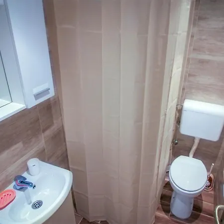 4 Murri - Nearby * Ровинь
